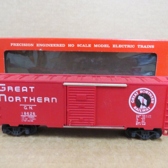 7 Assorted Vtg Tyco HO Scale Train Box Cars, Tanker, Caboose + 16 Curved Tracks - Picture 14 of 16